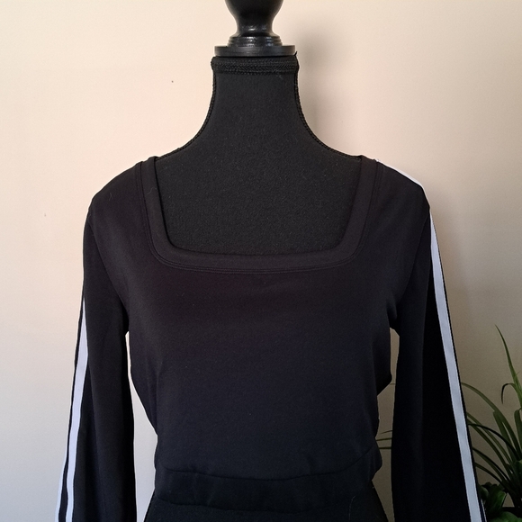 Adidas Crop Top Black White Womens Size Medium Primeblue Trendy 3 Stripe - Picture 7 of 10